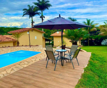 Vende-se rancho próximo às margens da represa de Furnas - Capitólio